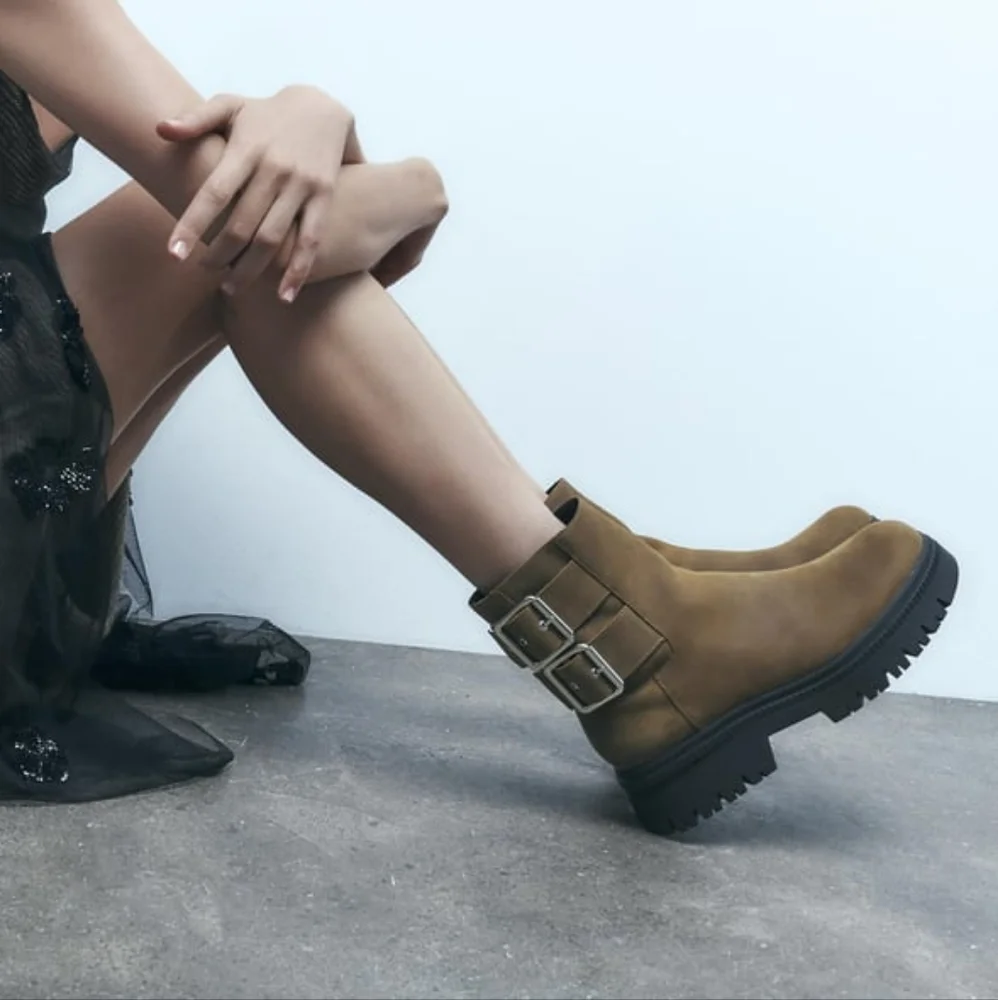 ZARA LOW HEELED LEATHER ANKLE BOOTS WITH BUCKLES